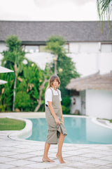 Sleeveless Open-Back Linen Midi Dress with Front Pockets and Side Slits