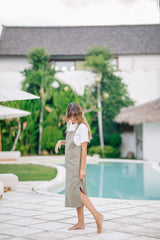 Sleeveless Open-Back Linen Midi Dress with Front Pockets and Side Slits