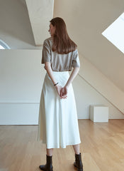 Soft Cotton V-Neck Top With Relaxed Sleeves And Minimalist Fit For Effortless Everyday Elegance