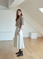 Soft Cotton V-Neck Top With Relaxed Sleeves And Minimalist Fit For Effortless Everyday Elegance