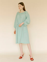 Elegant Linen Midi Dress With Gathered Neckline And Voluminous Sleeves For Modern Femininity