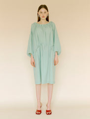 Elegant Linen Midi Dress With Gathered Neckline And Voluminous Sleeves For Modern Femininity