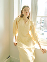 Elegant Midi-Length Linen Dress With Puff Sleeves And Covered Button Detailing