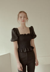 Tailored Wide-Leg Linen Pants with Front Pleats and Clean Waistband for Modern Minimalist Look