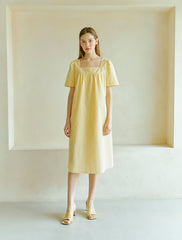 Elegant Square-Neck Midi Dress Made From Breathable Linen With A Flattering Belted Waist Design