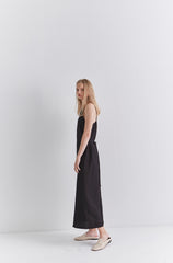 Sleeveless Linen Midi Dress with Waist Tie and Back Slit – Lightweight Summer Wear