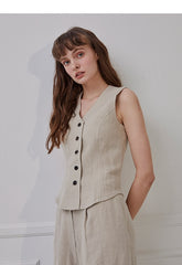High-Waisted Linen Pants with Wide Legs and Tailored Pleats for Effortless Elegance