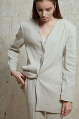 Tailored Linen Blouse for Women with Structured Shoulders and Modern V-Neckline Cut