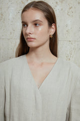 Tailored Linen Blouse for Women with Structured Shoulders and Modern V-Neckline Cut