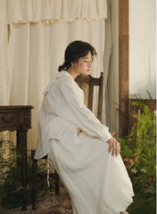 Blusa Teresa de lino y algodón con cuello puritano y manga larga