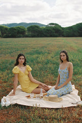 Linen Puff Sleeve Mini Dress with Sweetheart Neckline and Fitted Bodice