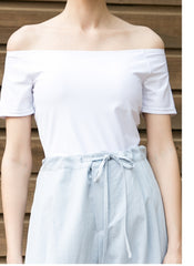 Off-Shoulder Fitted Cotton Top With Short Sleeves and Stretch Fabric for Effortless Chic Style
