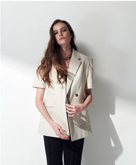 High-Waisted Linen Pants with Tailored Seams and Flared Legs for Summer Styling