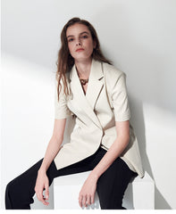 High-Waisted Linen Pants with Tailored Seams and Flared Legs for Summer Styling