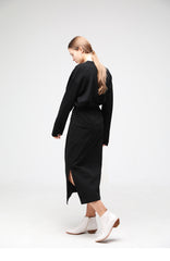 Elegant Sleeveless Linen Midi Dress with Side Slits and Adjustable Shoulder Ties