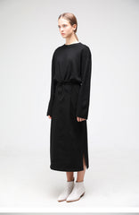 Elegant Sleeveless Linen Midi Dress with Side Slits and Adjustable Shoulder Ties