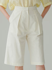 High-Waisted Linen Short With Front Pleats And Tailored Hemline