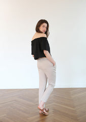 Relaxed-Fit Linen Trousers with Drawstring Waist and Tapered Leg