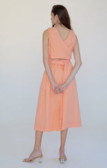 Sleeveless Linen Midi Dress with Ruched Waist and V-Back Cutout for Elegant Summer Style