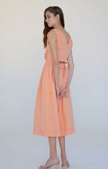 Sleeveless Linen Midi Dress with Ruched Waist and V-Back Cutout for Elegant Summer Style
