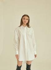 Classic Oversized Cotton Poplin Shirt with Long Sleeves and Curved Hem for Effortless Styling