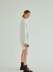 Classic Oversized Cotton Poplin Shirt with Long Sleeves and Curved Hem for Effortless Styling