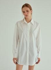 Classic Oversized Cotton Poplin Shirt with Long Sleeves and Curved Hem for Effortless Styling