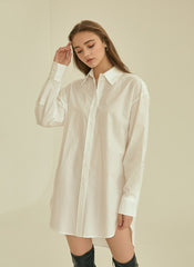 Classic Oversized Cotton Poplin Shirt with Long Sleeves and Curved Hem for Effortless Styling