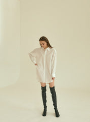Classic Oversized Cotton Poplin Shirt with Long Sleeves and Curved Hem for Effortless Styling