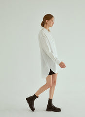 Classic Oversized Cotton Poplin Shirt with Long Sleeves and Curved Hem for Effortless Styling
