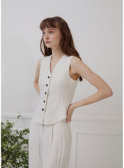 High-Waisted Linen Pants With Wide Legs And Soft Pleats For Effortless Styling
