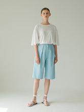 Tailored Linen Shorts with Front Pleats and High-Waisted Silhouette