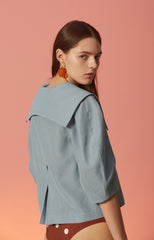 Linen Blouse With Oversized Collar, Statement Buttons, And 3/4 Sleeves For Modern Charm