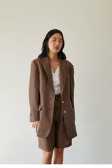 Tailored Linen Blazer With Notched Lapels And Button Front For Versatile Summer Layering