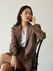 Tailored Linen Blazer With Notched Lapels And Button Front For Versatile Summer Layering