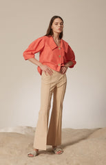 High-Waisted Linen Pants With Flared Leg And Tailored Seams For A Sleek Summer Silhouette