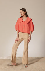 High-Waisted Linen Pants With Flared Leg And Tailored Seams For A Sleek Summer Silhouette
