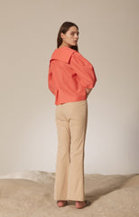 High-Waisted Linen Pants With Flared Leg And Tailored Seams For A Sleek Summer Silhouette