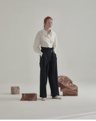 Tailored Linen Shirt With Oversized Collar And Voluminous Sleeves For Elegant Everyday Wear