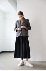 Chic Tailored Linen Blazer for Women with Notched Lapel and Single-Breasted Closure