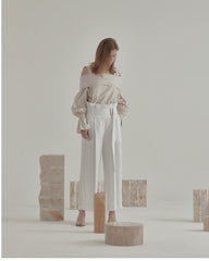 High-Waisted Wide-Leg Linen Pants With Belted Waist and Tailored Pleats