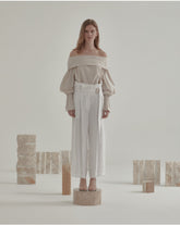 High-Waisted Wide-Leg Linen Pants With Belted Waist and Tailored Pleats