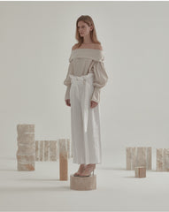 High-Waisted Wide-Leg Linen Pants With Belted Waist and Tailored Pleats