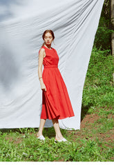 Sleeveless Linen Midi Dress With Fitted Bodice And Flowy Skirt