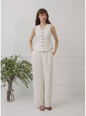 Sleeveless Linen Top With V-Neckline And Contoured Button Front