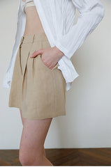 High-Rise Pleated Linen Shorts for Women with Side Pockets and Tailored Waistband
