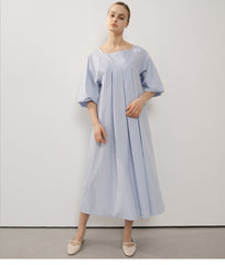 Elegant Pleated Midi Linen Dress with Voluminous Sleeves and Square Neckline