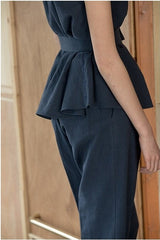 Sleeveless V-Neck Linen Blouse with Belted Waist and Peplum Detail for Elegant Summer Look