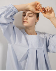 Elegant Pleated Midi Linen Dress with Voluminous Sleeves and Square Neckline