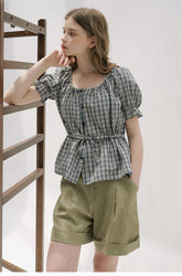 High-Waisted Linen Shorts with Pleated Front and Cuffed Hem for Effortless Summer Style